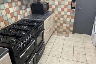 4 bed house, Derby Road, City Centre, Loughborough, LE115AE - Image 2