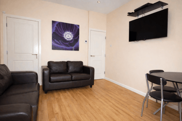 4 bed house, City Road, Heeley, Sheffield, S25HG - Image 2