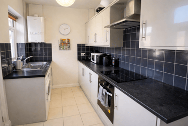 5 bed house, Pinner Road, Sharrowvale, Sheffield, S118UG - Image 2