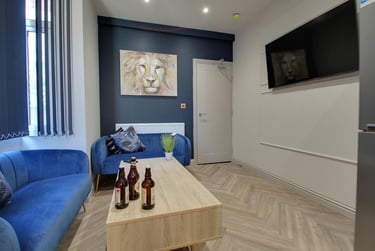 7 bed house, Brazil Street, City Centre, Leicester, LE27JA - Image 1