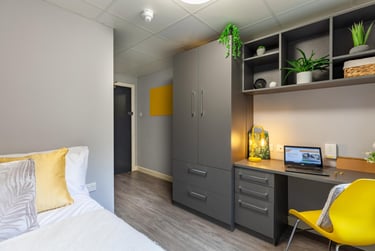 Classic Ensuite at Allen Court, 1 Cromwell Range, Fallowfield, Manchester, M146FQ - Image 8