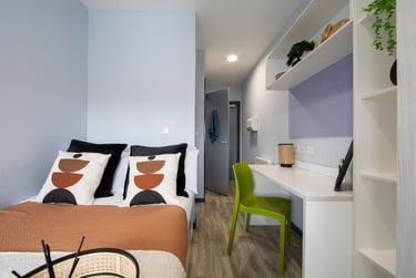 Silver Ensuite at Archer House, Castle Gate, Lace Market, Nottingham, NG17AW - Image 4