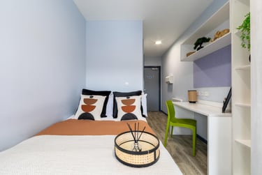 Silver Ensuite at Archer House, Castle Gate, Lace Market, Nottingham, NG17AW - Image 7