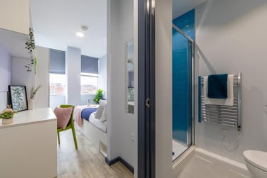 Silver Ensuite at Archer House, Castle Gate, Lace Market, Nottingham, NG17AW - Image 18