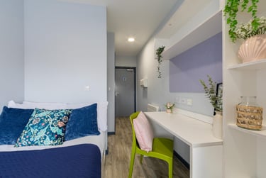 Silver Ensuite at Archer House, Castle Gate, Lace Market, Nottingham, NG17AW - Image 1