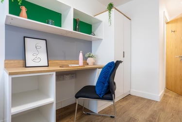 Gold Ensuite at Hotwells House, 192-216 Hotwell Road, Clifton, Bristol, BS84UR - Image 2