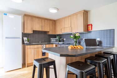 Gold Ensuite at Hotwells House, 192-216 Hotwell Road, Clifton, Bristol, BS84UR - Image 5