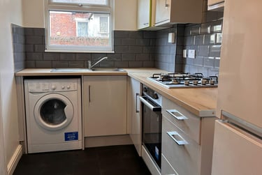 4 bed house, Shoreham Street, Heeley, Sheffield, S24FB - Image 2