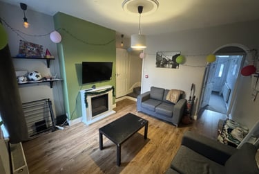 4 bed house, Burleigh Road, City Centre, Loughborough, LE113BA - Image 1