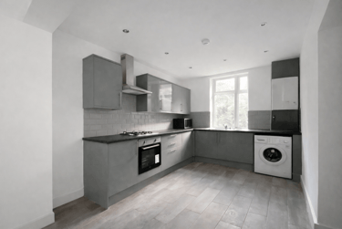 4 bed house, Duke Street, Heeley, Sheffield, S25QP - Image 2