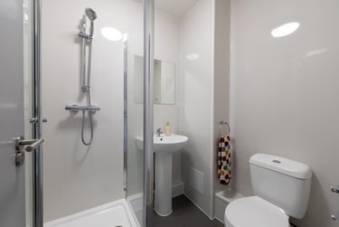 Bronze Ensuite at MSV South, 357a Great Western Street, Fallowfield, Manchester, M144AH - Image 5