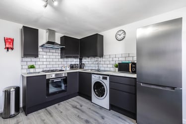 2 bed house, Queens Road, Hyde Park, Leeds, LS61HY - Image 3