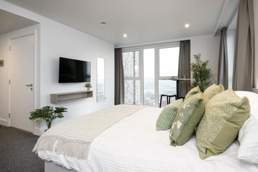 true Sky Superior Studio - Image 1