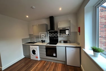 2 bed house, Royal Park Road, Hyde Park, Leeds, LS61FR - Image 2