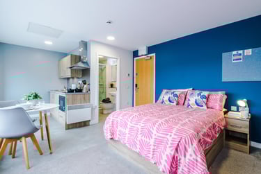 Penthouse Studio - Image 1