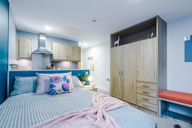 Classic Plus Studio - Image 1