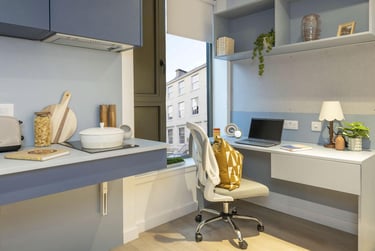 Deluxe Studio - Image 2