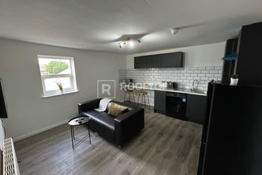 2 bed house, Queens Road, Hyde Park, Leeds, LS61HY - Image 4