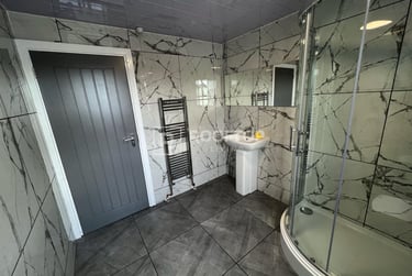 2 bed house, Queens Road, Hyde Park, Leeds, LS61HY - Image 2