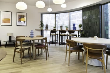 Deluxe Plus Studio - Image 11