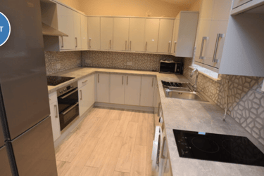 6 bed house, Bute Avenue, Radford, Nottingham, NG71QA - Image 1