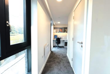 true Superior Apartment - Image 4