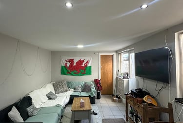 8 bed house, Merthyr Street, Cathays, Cardiff, CF244JL - Image 2