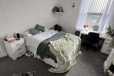 7 bed house, Harlaxton Drive, Lenton, Nottingham, NG71JE - Image 1