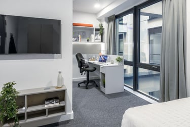 True Apartment at true Leicester, 3 Humberstone Road, Lee Circle, Leicester, LE53AS - Image 1