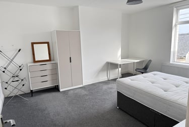 4 bed house, High Street South, Langley Moor, Durham, DH78JW - Image 9