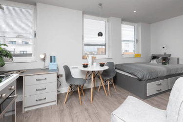 1 bed house, Charles Street, Highfields, Leicester, LE11LA - Image 1