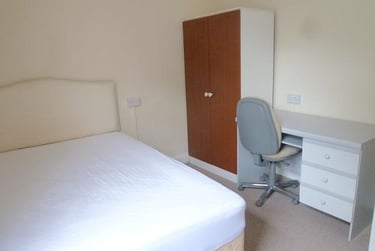 4 bed house, Ripon Street, Victoria Park, Leicester, LE21LW - Image 1