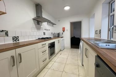 3 bed house, Carholme Road, West End, Lincoln, LN11ST - Image 1