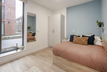 Premium Studio with Wet Room - Image 1