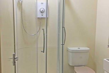 8 bed house, Ash Grove, Hyde Park, Leeds, LS61AX - Image 10