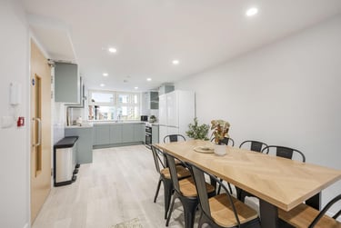 Premium Plus Ensuite - Image 2