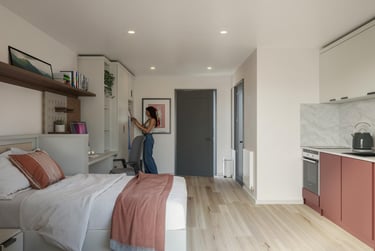 Gold Studio - Image 1