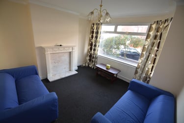 3 bed house, Ash Gardens, Headingley, Leeds, LS63LD - Image 1
