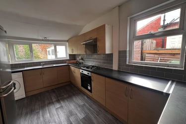 4 bed house, Dennistead Crescent, Headingley, Leeds, LS63PU - Image 2