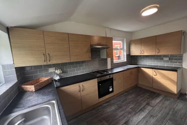 4 bed house, Dennistead Crescent, Headingley, Leeds, LS63PU - Image 1