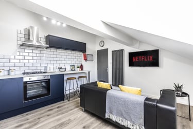 2 bed house, Queens Road, Hyde Park, Leeds, LS61HU - Image 2