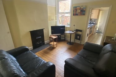 4 bed house, Bampton Street, City Centre, Loughborough, LE112DR - Image 1
