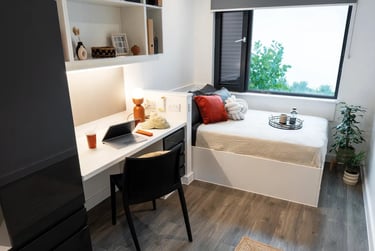 Club Ensuite at Palamon Court, Rhodaus Town, City Centre, Canterbury, CT12YA - Image 1