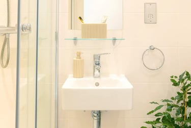 Club Ensuite - Image 4