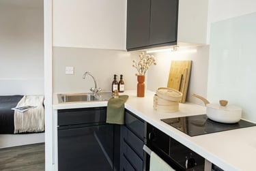 Two Bed Club Apartment - Image 1