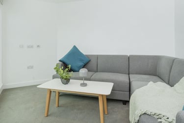 Classic 5-6 Bed Ensuite - Image 12