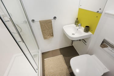 Classic Plus 5-6 Bed Ensuite - Image 8