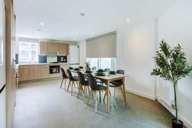 Classic Plus 5-6 Bed Ensuite - Image 9