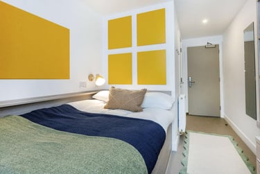 Classic Plus 7-8 Bed Ensuite - Image 4