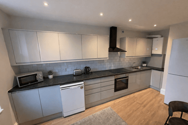 5 bed house, Stokes Croft, Kingsdown, Bristol, BS13QY - Image 2